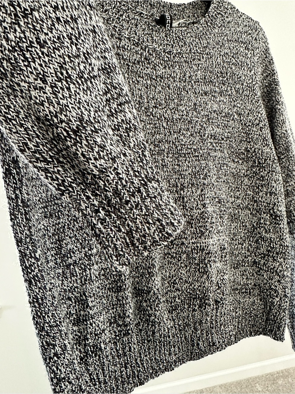 H&M Black & White Marled Crewneck Sweater - Picture 5 of 6